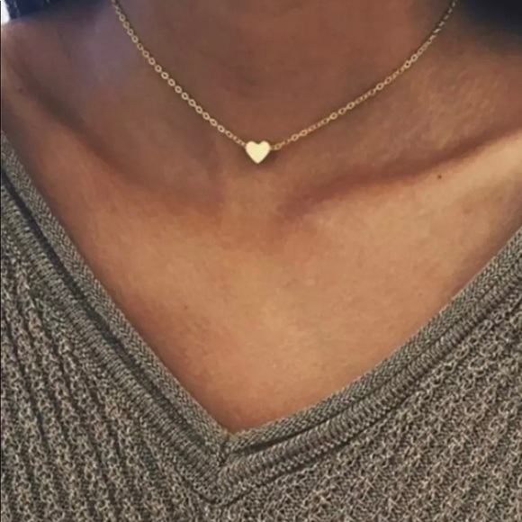 Delilah Wear Jewelry - New Heart NECKLACE  Gold stone Statement